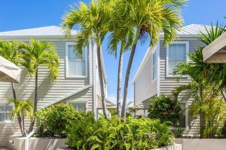 New Casa Caribe By Brightwild- Two-Story Condo Rooftop Pool Cayo Hueso Exterior foto